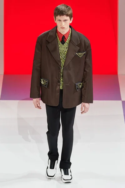 Look 14